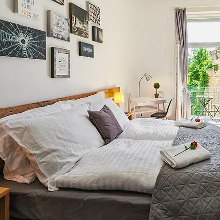 3 Room Apartment In The Beautiful Street Budapeszt Zewnętrze zdjęcie