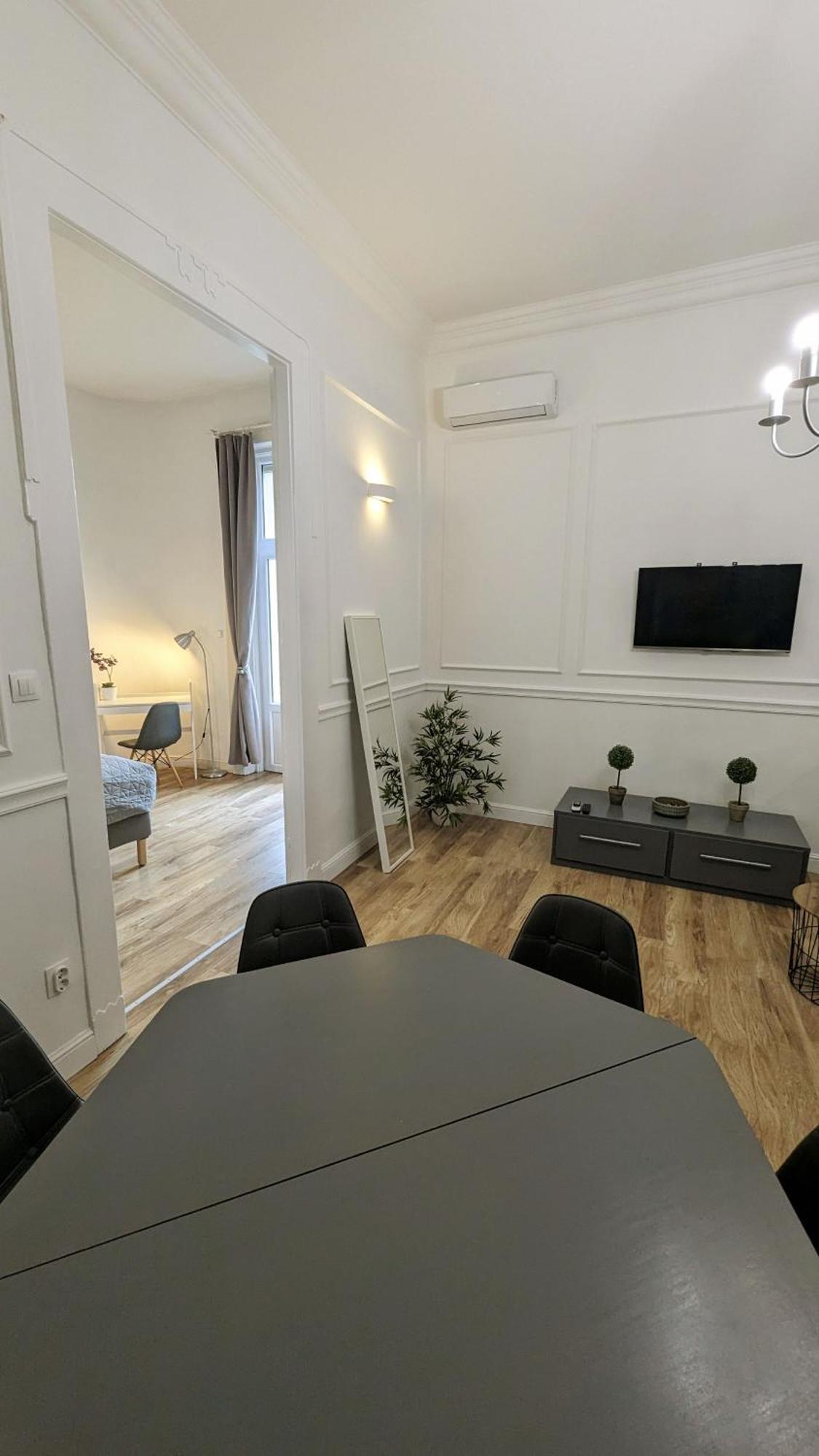 3 Room Apartment In The Beautiful Street Budapeszt Zewnętrze zdjęcie
