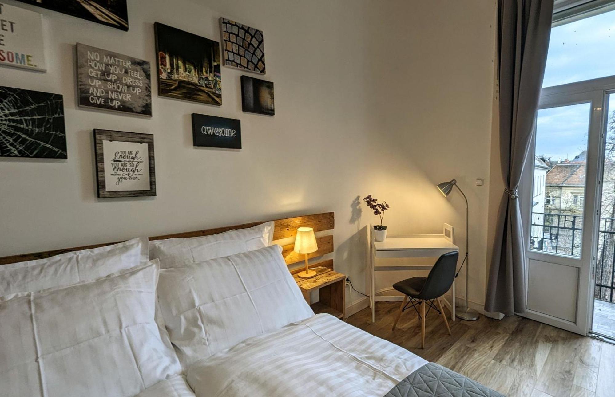 3 Room Apartment In The Beautiful Street Budapeszt Zewnętrze zdjęcie