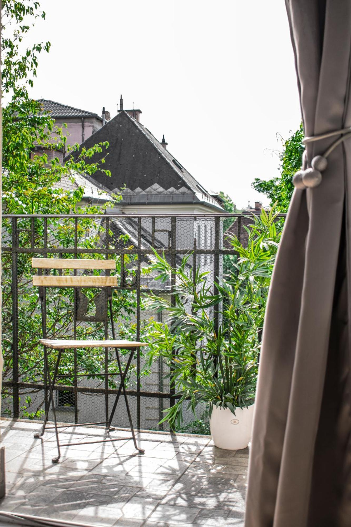 3 Room Apartment In The Beautiful Street Budapeszt Zewnętrze zdjęcie