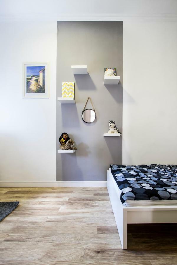 3 Room Apartment In The Beautiful Street Budapeszt Zewnętrze zdjęcie